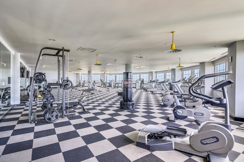 Condo (3 Bedrooms) | Property amenity