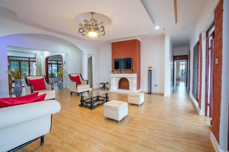Luxury Villa, Pool View | Living area