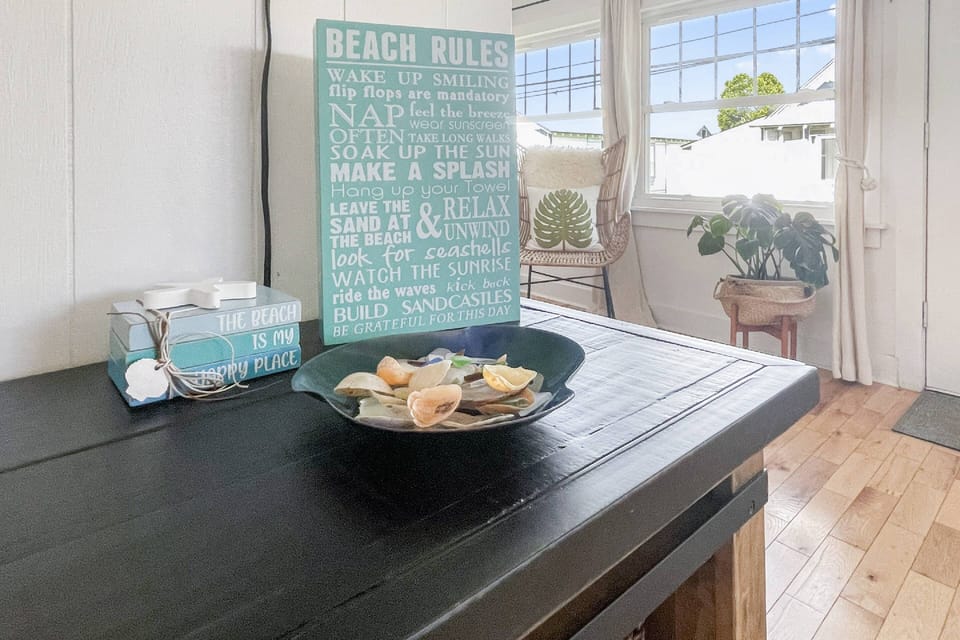 Beach touches and the salty air... perfection.