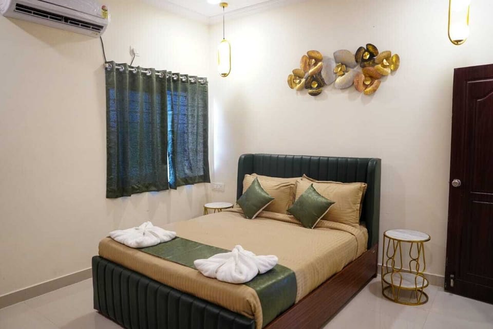 Egyptian cotton sheets, premium bedding, down comforters