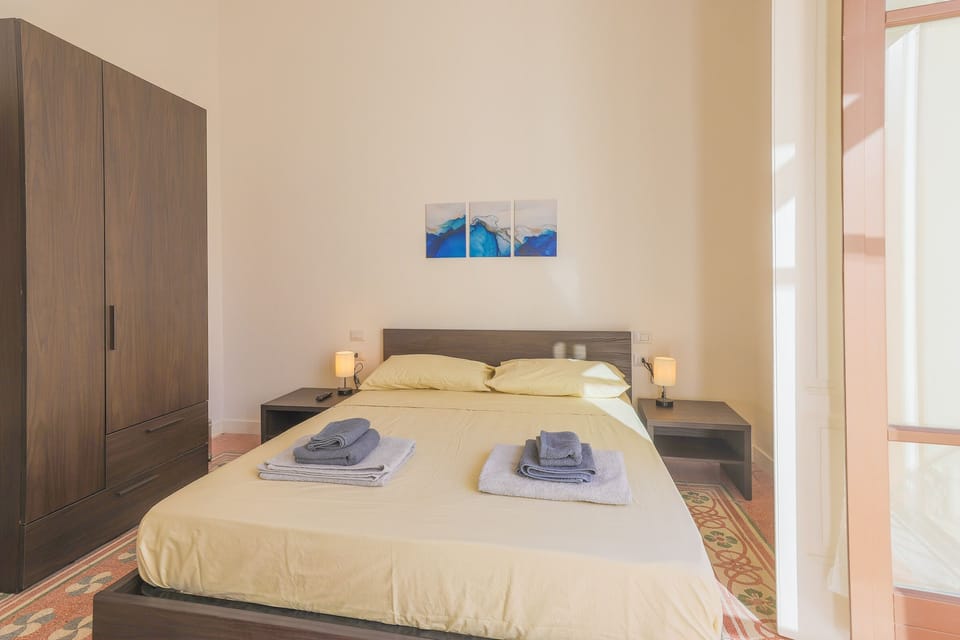 Standard Room | 1 bedroom, minibar, desk, free WiFi