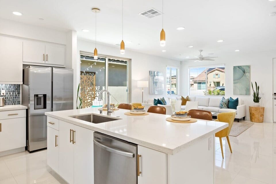 Spacious island with plenty of room to prep and serve.