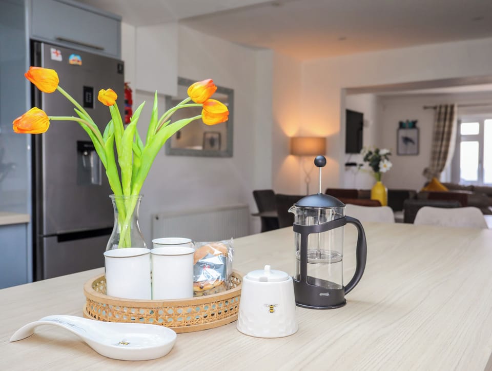 Cottage | Food and drink