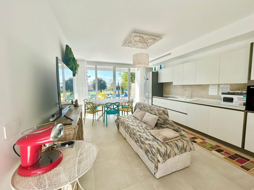 Villa, 4 Bedrooms, Private Pool, Garden View | Dining room