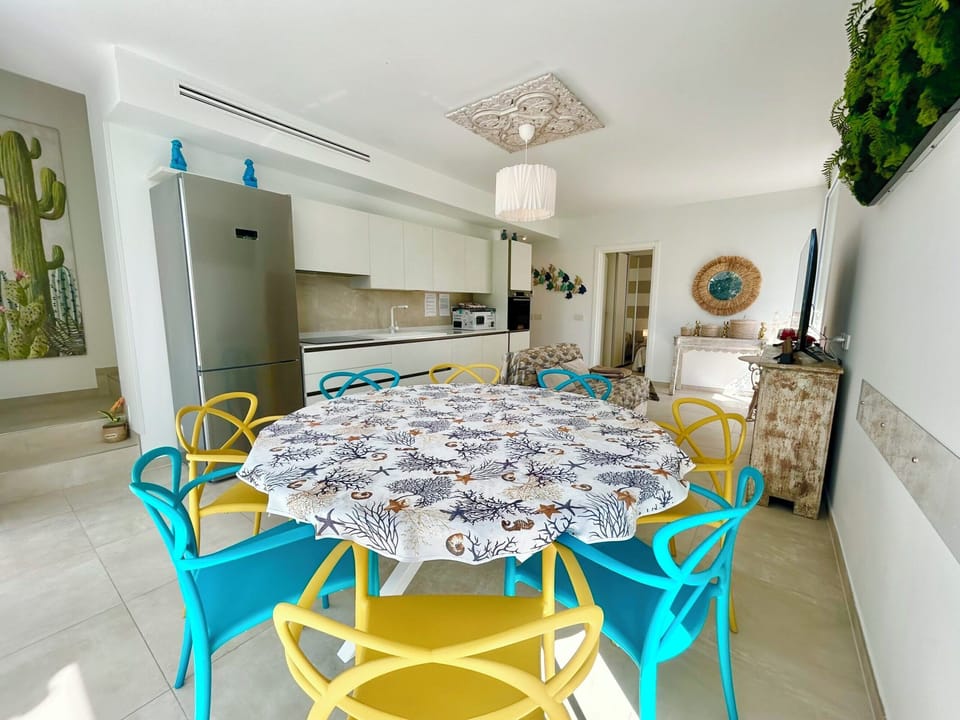 Villa, 4 Bedrooms, Private Pool, Garden View | Dining room