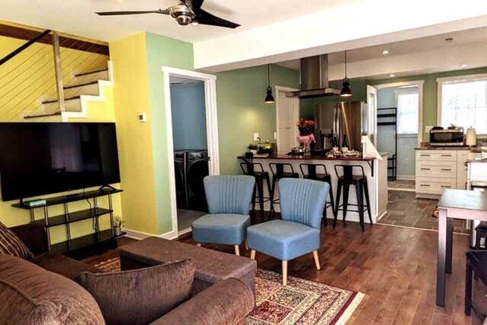 Living Room & Kitchen