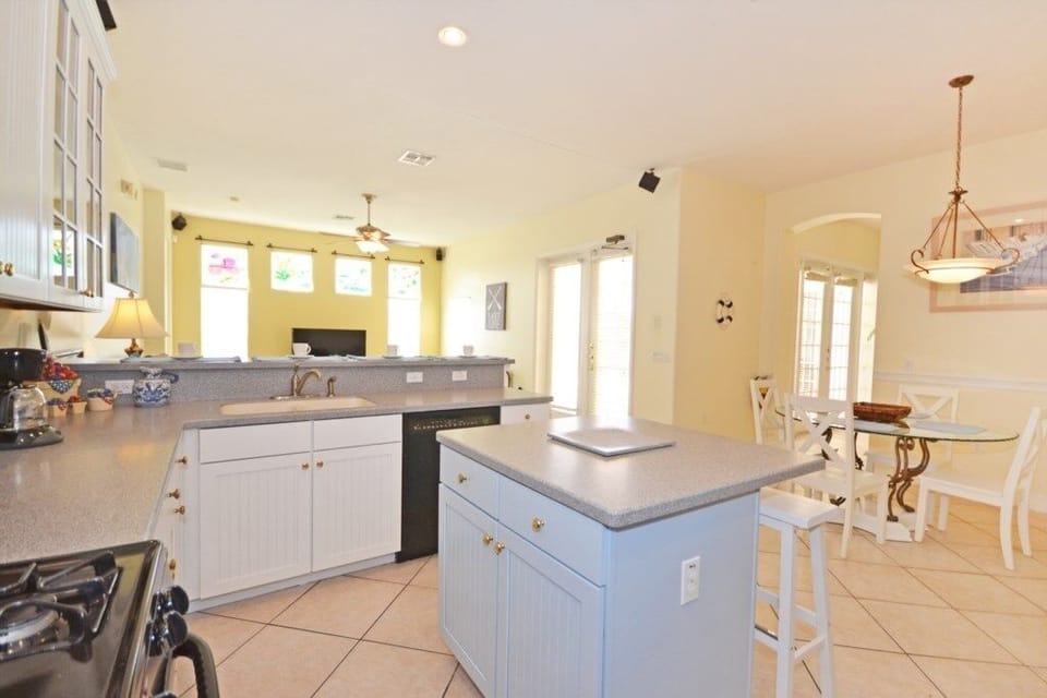 House, 5 Bedrooms | Private kitchen