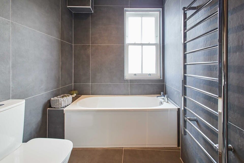 Anchor Reach, Whitby- Host & Stay