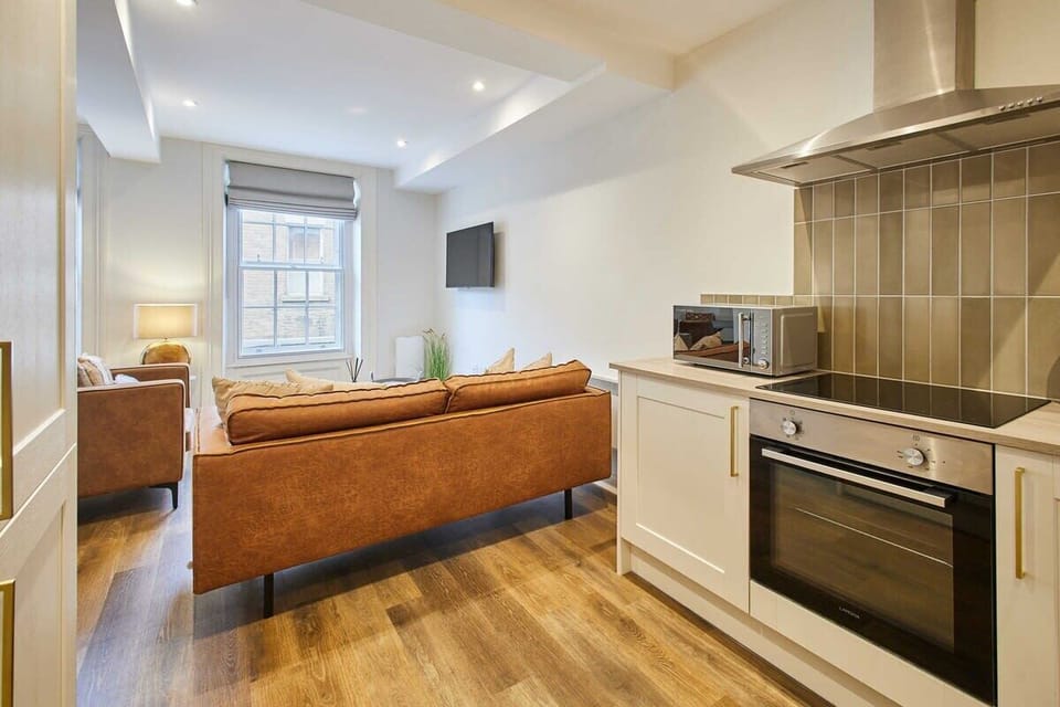 The Harbour Den, Whitby - Host & Stay