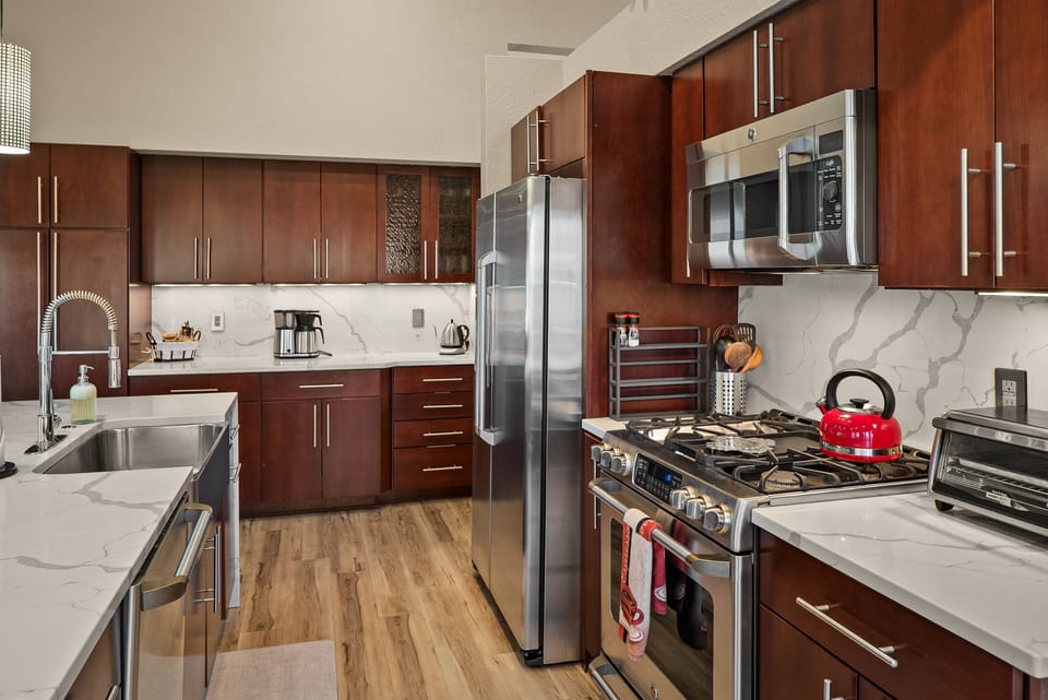 Kitchen with Appliances - Enchanted Desert Oasis - Vivid Sedona - Kitchen - 77 Wild Horse Mesa Drive, Village of Oak Creek, Sedona AZ - Enchanted Desert Oasis - Vivid Sedona