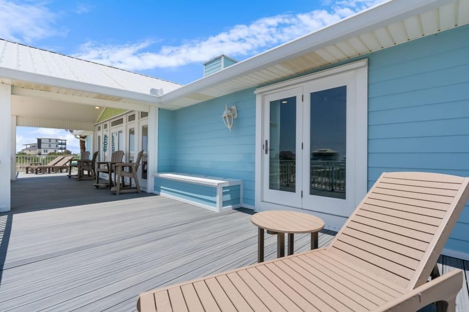 Laguna Beach Daze Bedroom 3 Front Deck Access