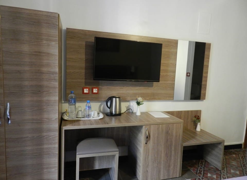 Minibar, bed sheets