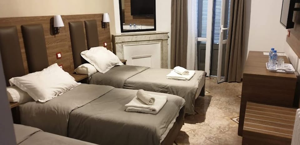 Minibar, bed sheets