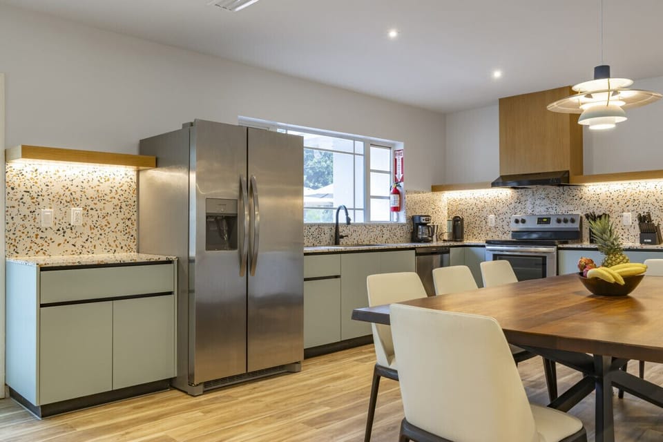 Kitchen w/ 2nd Dining Table