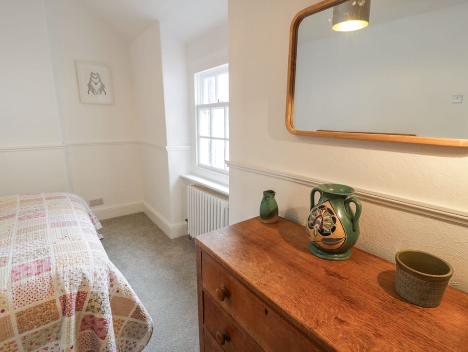 2 bedrooms, individually decorated, individually furnished, free WiFi