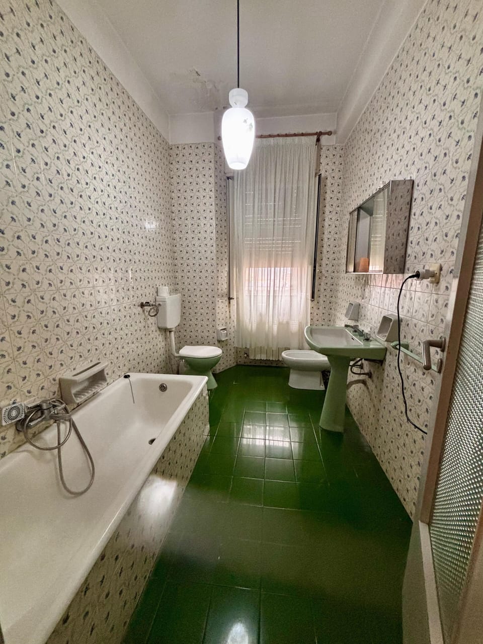Room, 1 Bedroom, Accessible, Smoking | Bathroom
