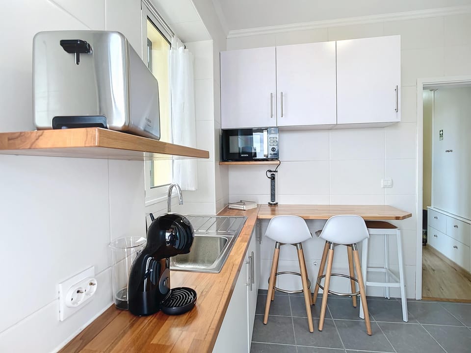 House | 1 bedroom, desk