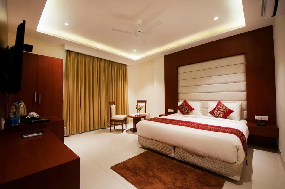 Premium bedding, memory foam beds, desk, laptop workspace