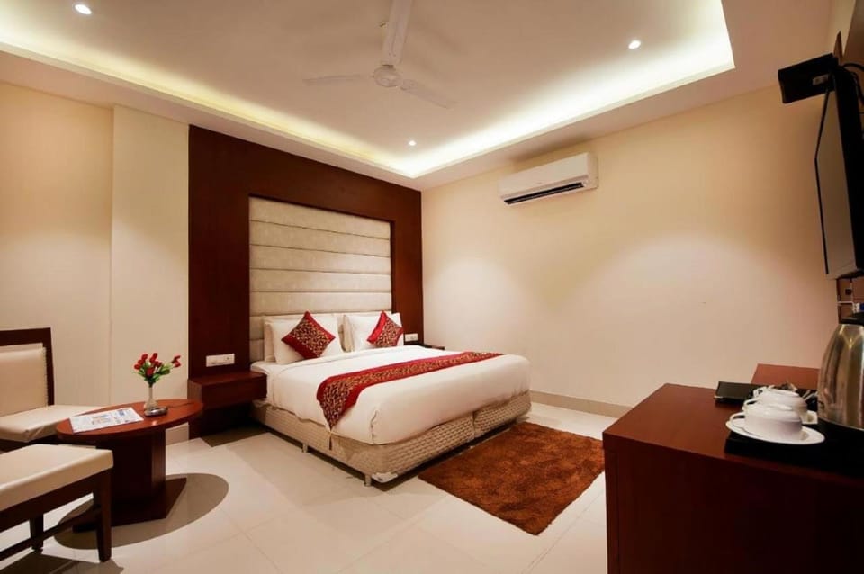 Premium bedding, memory foam beds, desk, laptop workspace