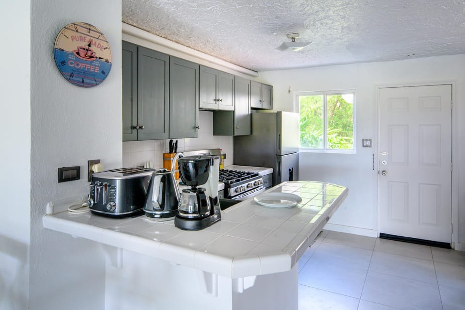 Deluxe Villa, 2 Bedrooms, Ensuite, Harbor View | Living area