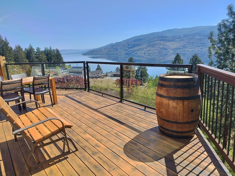 What you won't see.... absolutely no power lines or roofs to spoil the view!