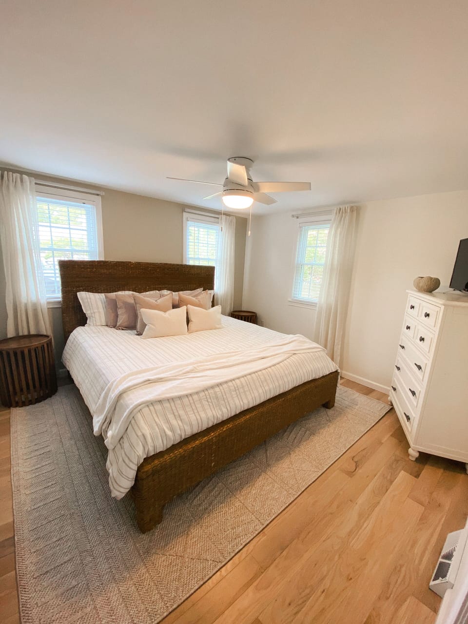 Primary bedroom (first floor, king)