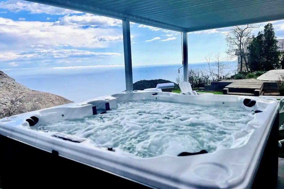 7-8 person hot tub overlooking the ocean!