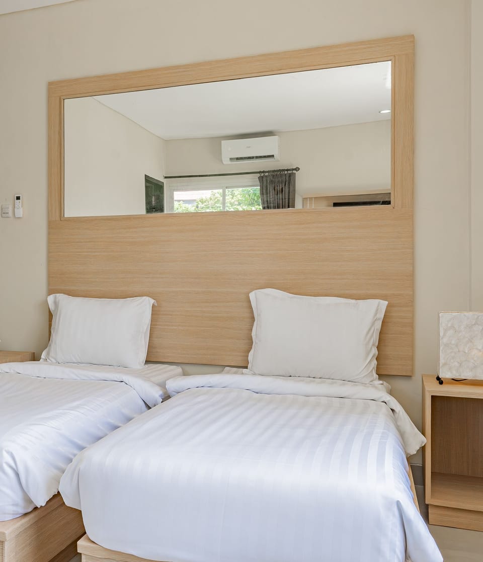 Classic Suite, 2 Twin Beds | Desk, free WiFi, bed sheets