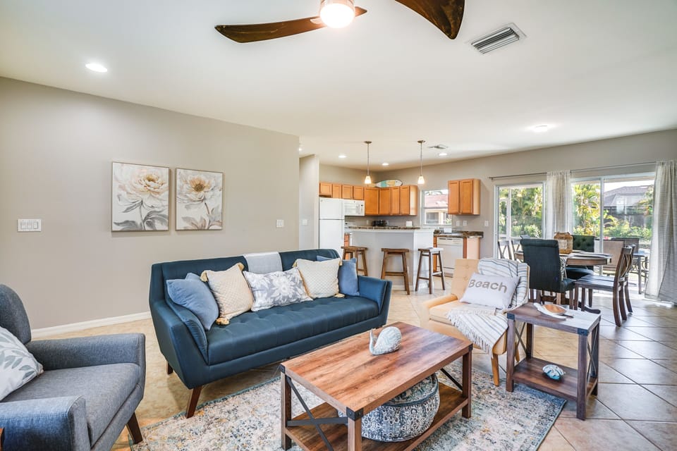 Living Room | Central Air Conditioning | Smart TV