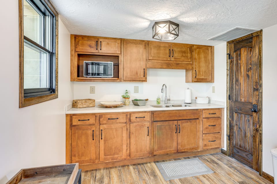 Kitchenette | Lower Level