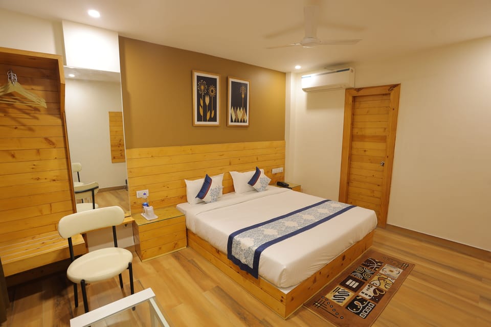 Luxury Double Room | Individually furnished, free WiFi, bed sheets