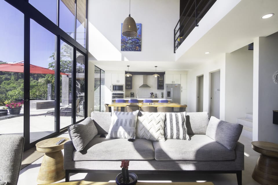 House, 4 Bedrooms | Living area | Smart TV