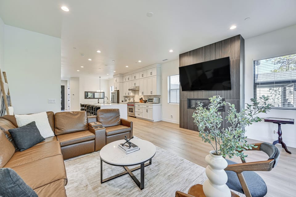 House (5 Bedrooms) | Front of property