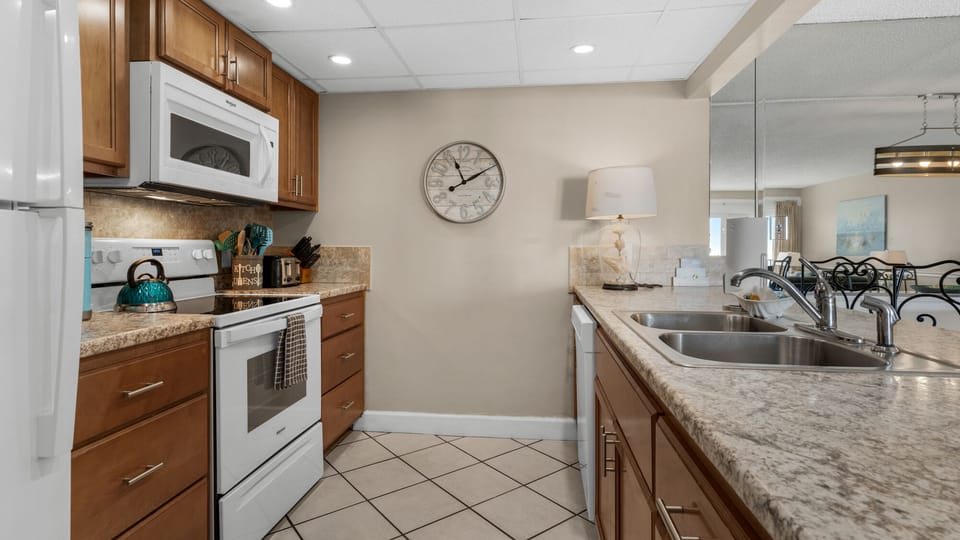 Moondrifter 405 Kitchen