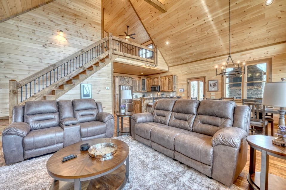 "All the furniture is comfortable and clean" -Jeanette May 2025