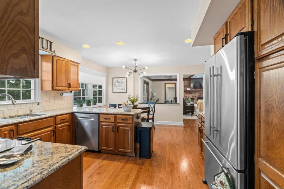 Open-Concept Kitchen with Dining Area