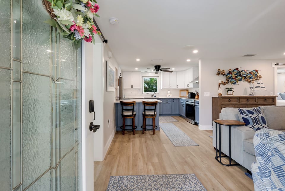 Entryway & Living Area 