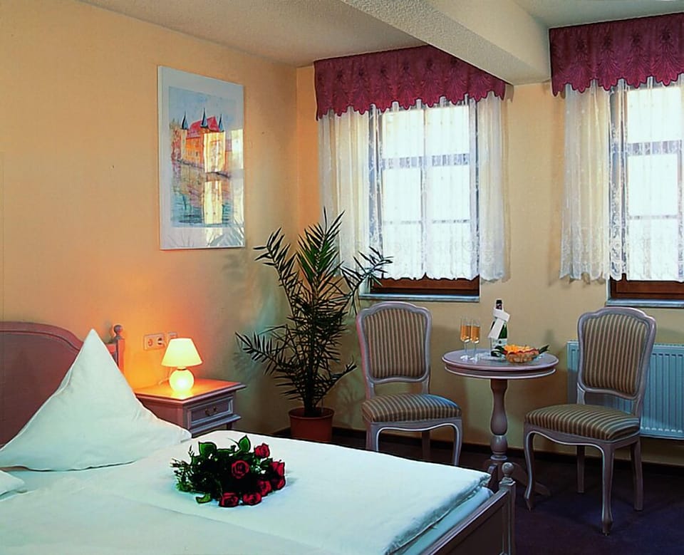 Comfort Double Room, City View | In-room safe, individually decorated, individually furnished