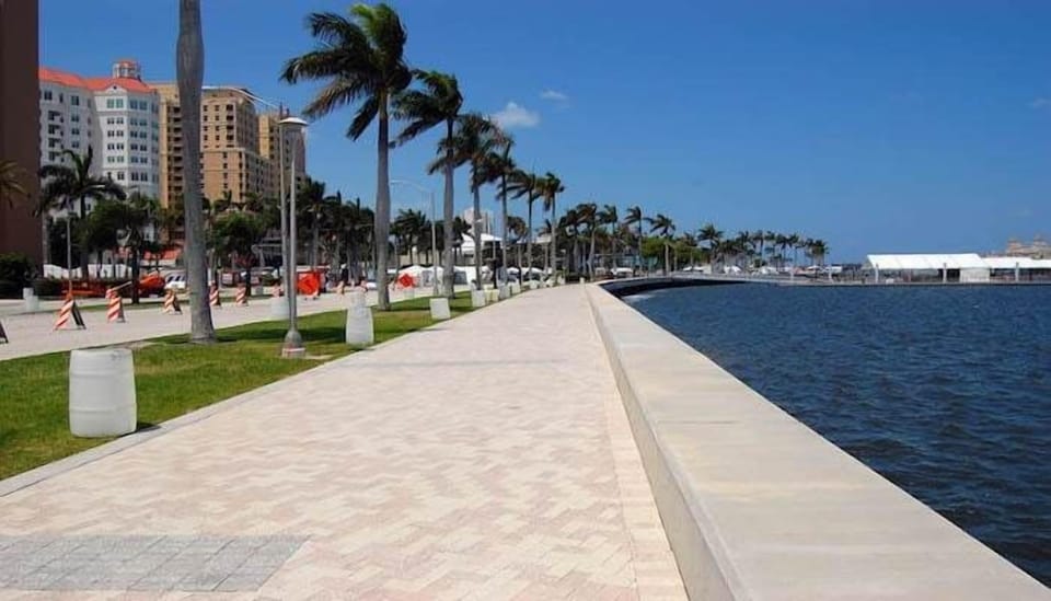 Right up the block, you will be able to access Flagler Drive. Whether you are a runner, stroller or just lover of life, you will find yourself on this path daily.