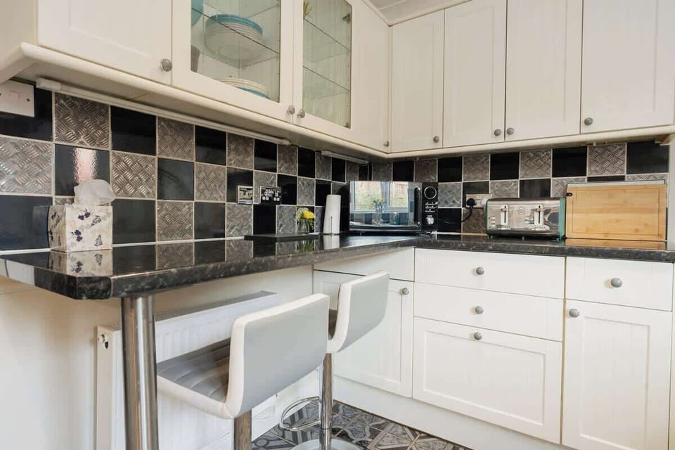 The Kitchen: enjoy a morning coffee and some breakfast at the handy seating area.