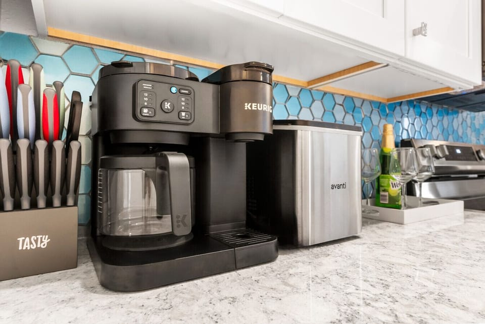 Keurig, drip coffee, icemaker & beverages