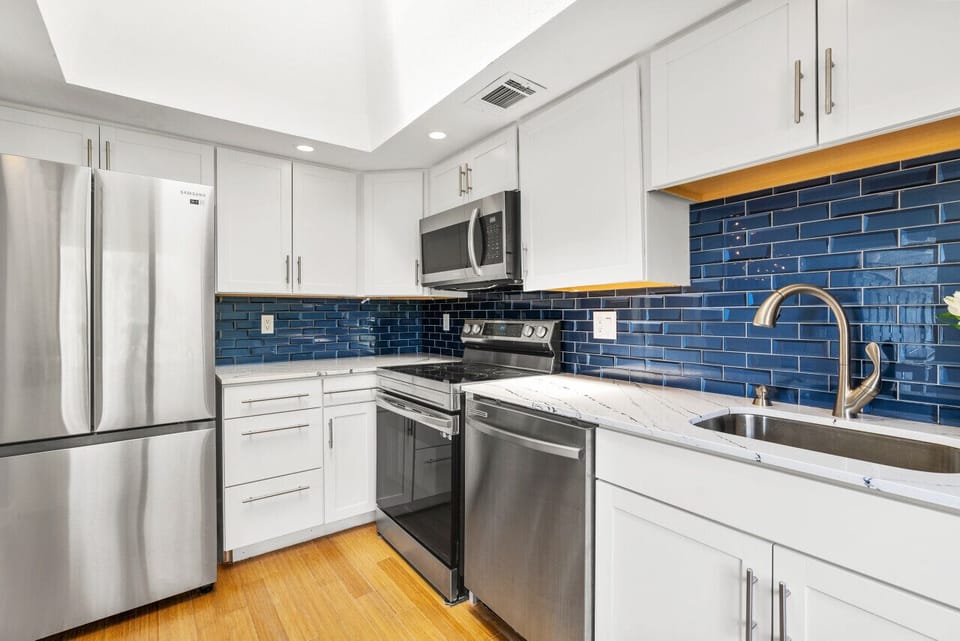 Oven, stove, microwave, dishwasher, fridge, freezer, drip-coffee, & Keurig
