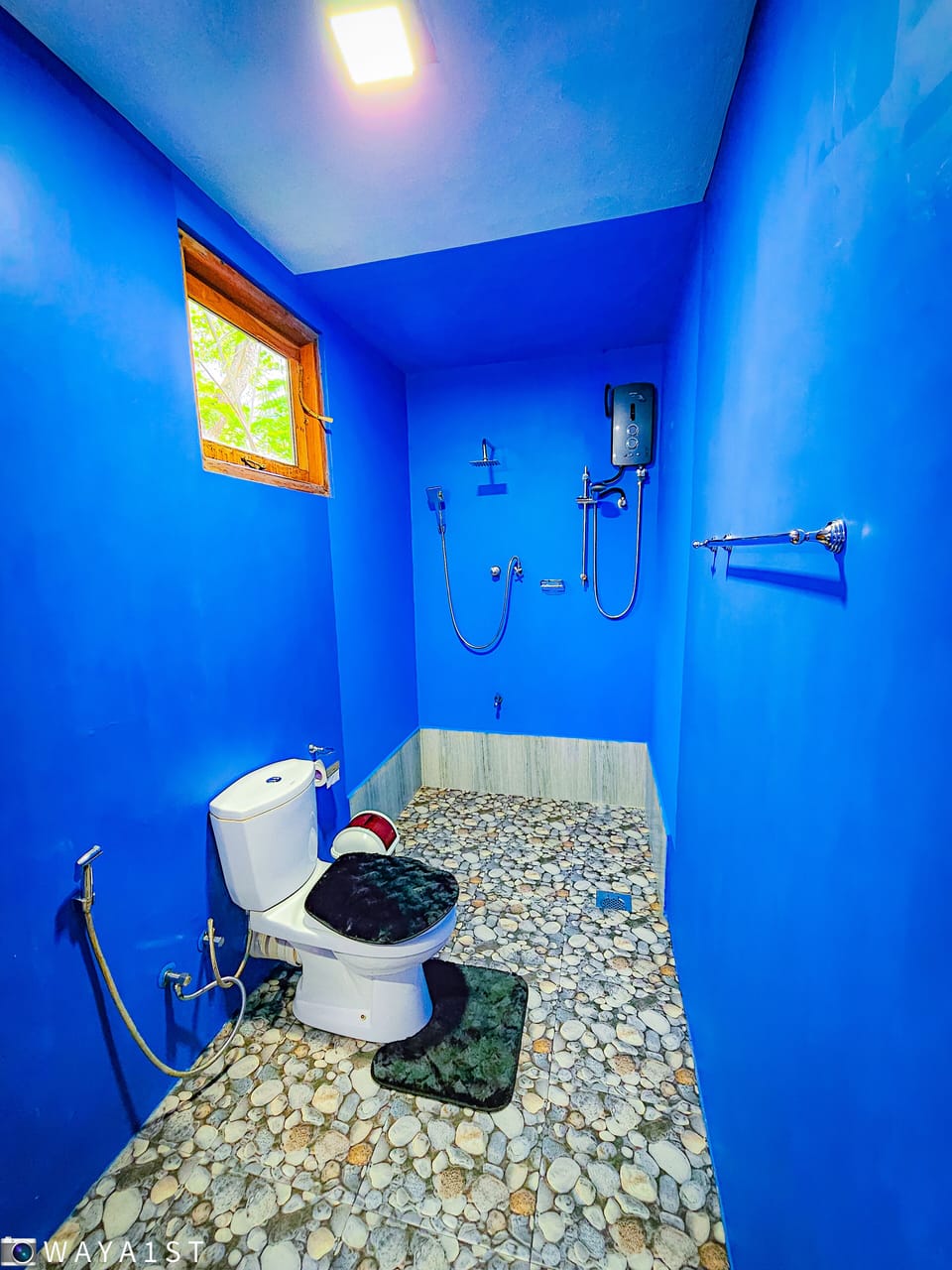 Deluxe Room | Bathroom | Free toiletries, hair dryer