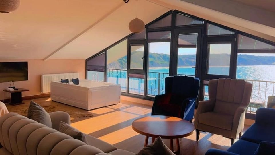 Elite Studio Suite, Bay View, Overwater | Premium bedding, minibar, in-room safe, desk