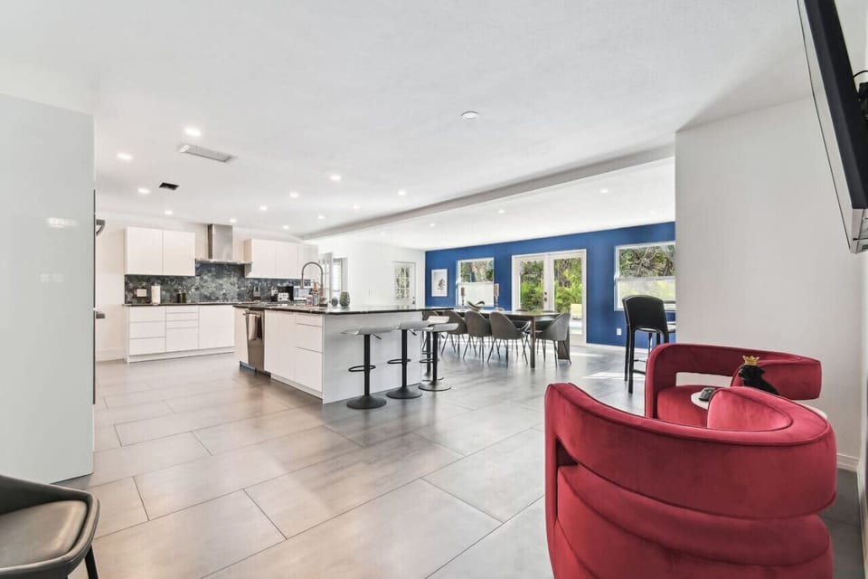 Open space kitchen & dining area