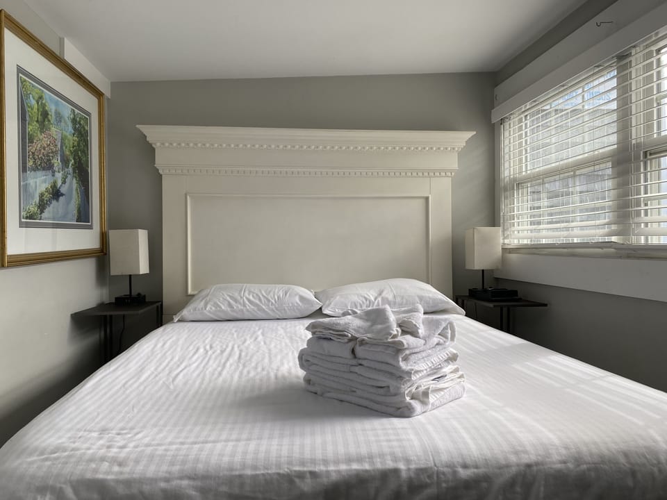 queen bed