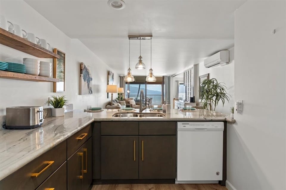 Condo, 2 Bedrooms | Private kitchen | Fridge, oven, stovetop, coffee/tea maker