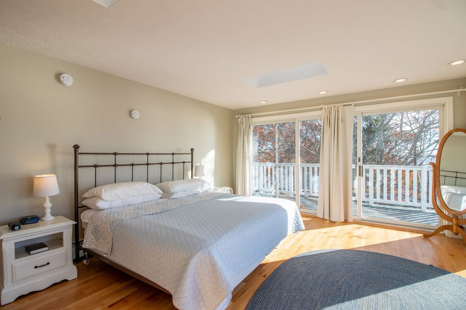 Master Bedroom w/ King Bed