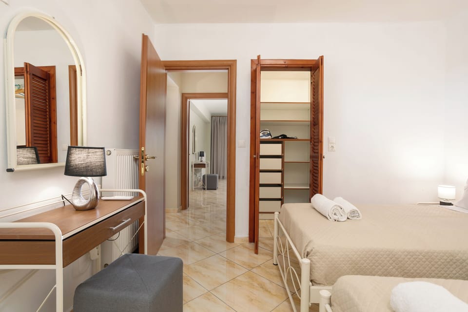 Apartment, 3 Bedrooms, Smoking, Patio | 4 bedrooms, soundproofing