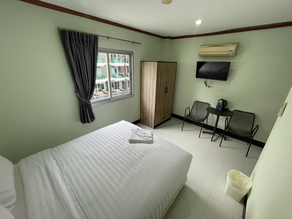 Comfort Room | Free WiFi